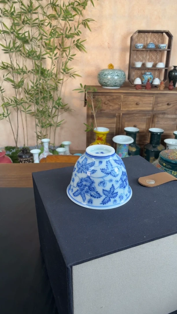 瓷青花压手杯福利