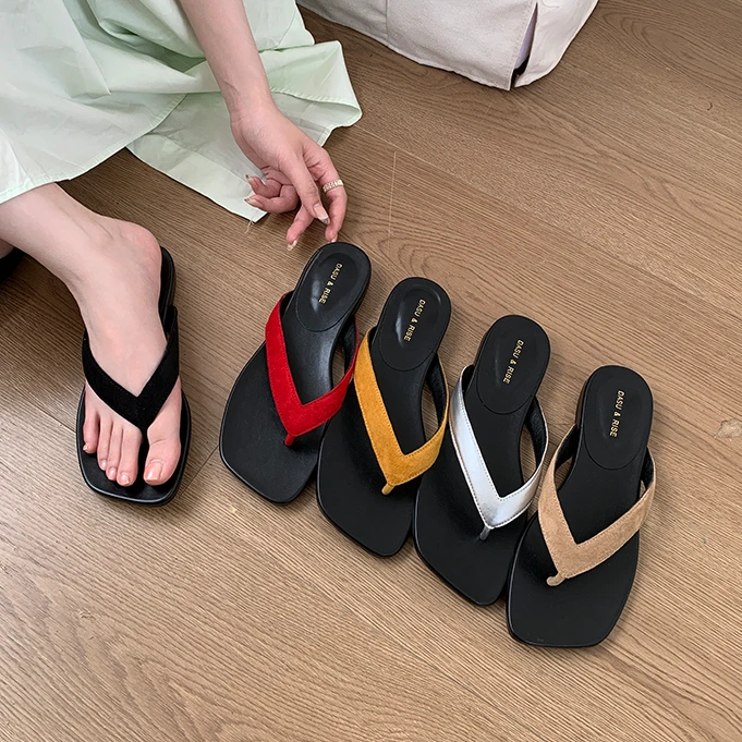 休闲软底绒面人字拖鞋女夏外穿2025新款度假旅游沙滩鞋夹脚凉拖鞋