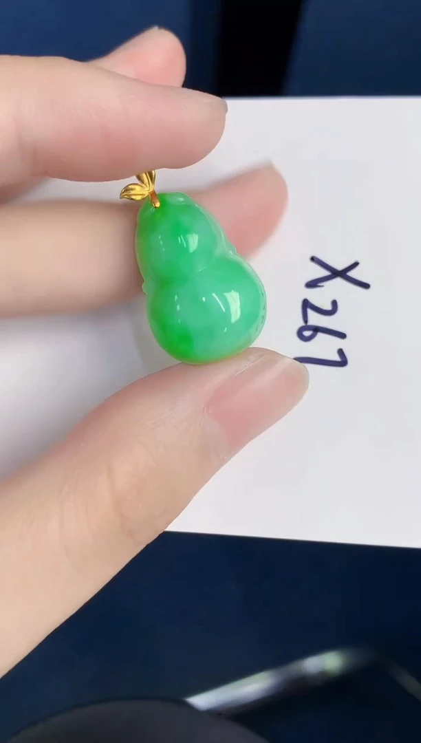 颈饰18K金镶嵌翡翠天然翡翠缅甸A货