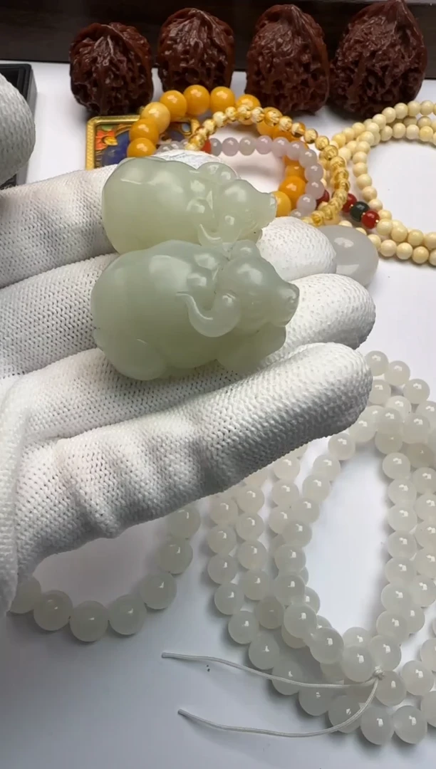 未镶嵌和田玉挂件和田玉
