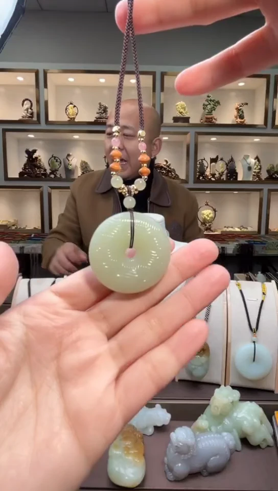 颈饰未镶嵌和田玉苏