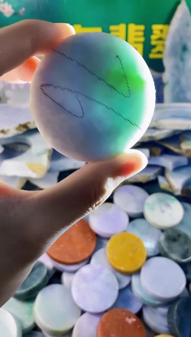 翡翠未镶嵌颈饰纯天然A货翡翠4