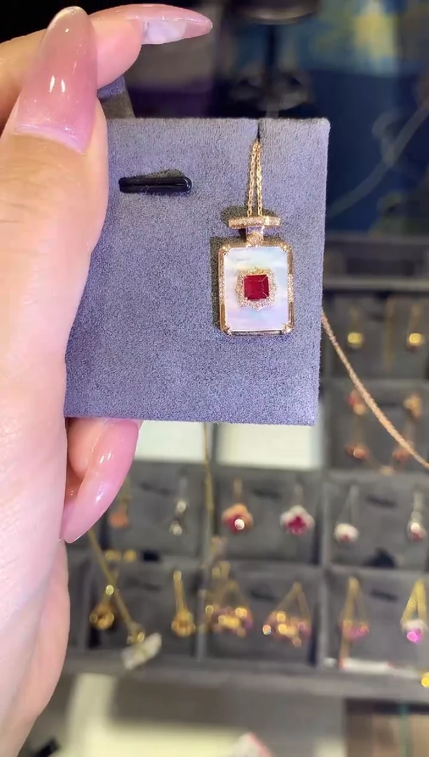 【闪购商品】红宝石吊坠（不含链）18K金镶嵌吊坠（不含链）a197