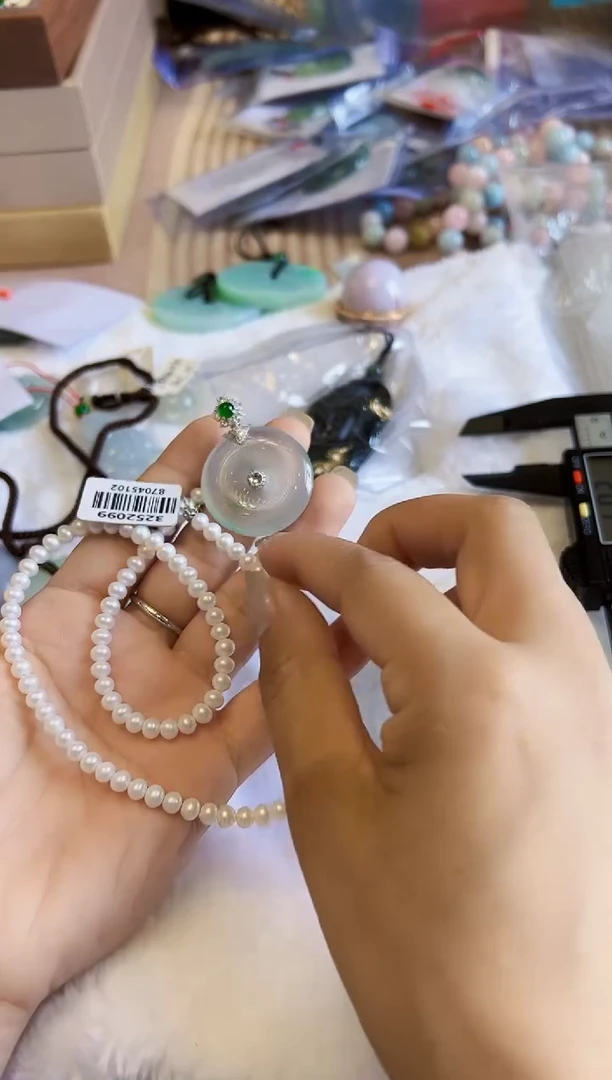 翡翠18K金镶嵌吊坠(不含链)不退不换定99总39800