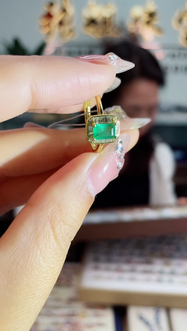 【闪购商品】祖母绿戒指银S925镶嵌戒指