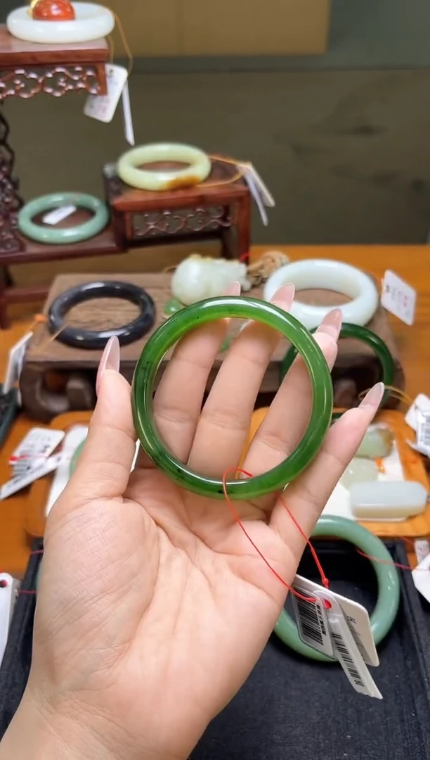 未镶嵌手镯和田玉俄七碧玉 57+圈