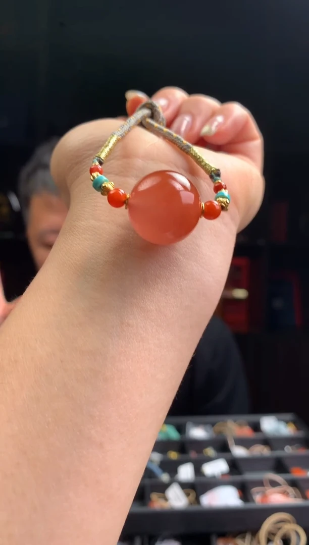 南红玛瑙吊坠未镶嵌锁骨珠吊坠