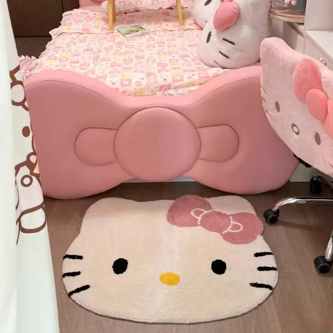 KT猫心形床边毯客厅卧室儿童房舒适柔软仿羊绒垫子