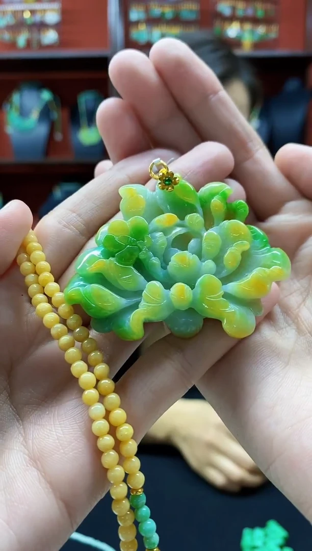 颈饰未镶嵌翡翠吊坠