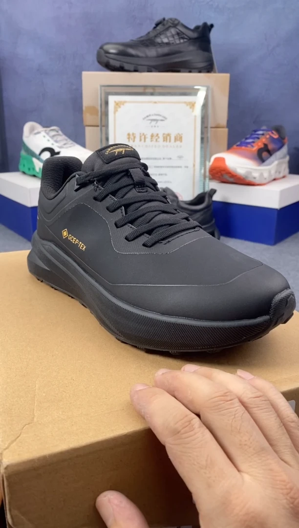 2335飞织网面运动鞋(微瑕)运动鞋尺码41码
