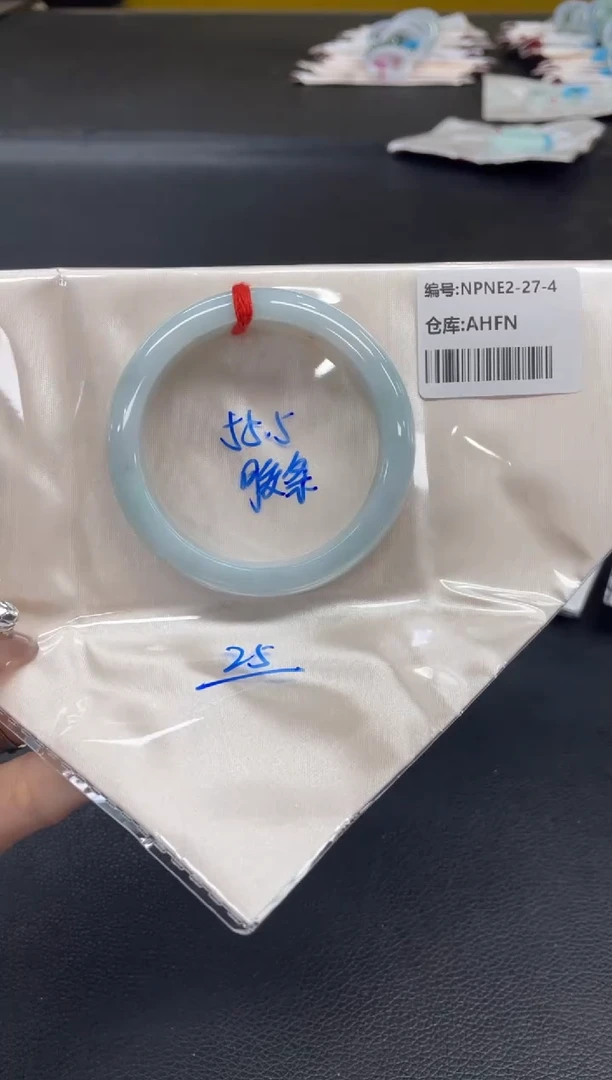 未镶嵌手镯翡翠翡翠手镯