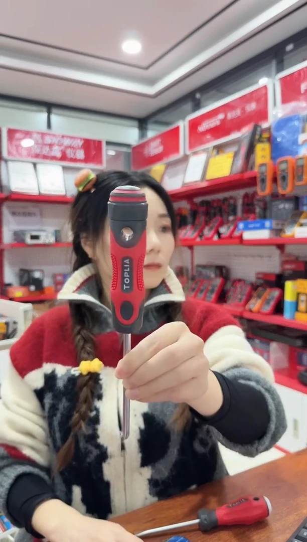 6*100旋转螺丝刀十字     1个