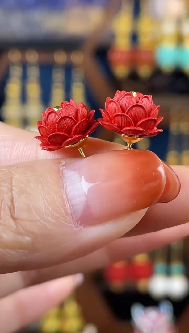 【闪购商品】红红莲花珐琅耳钉