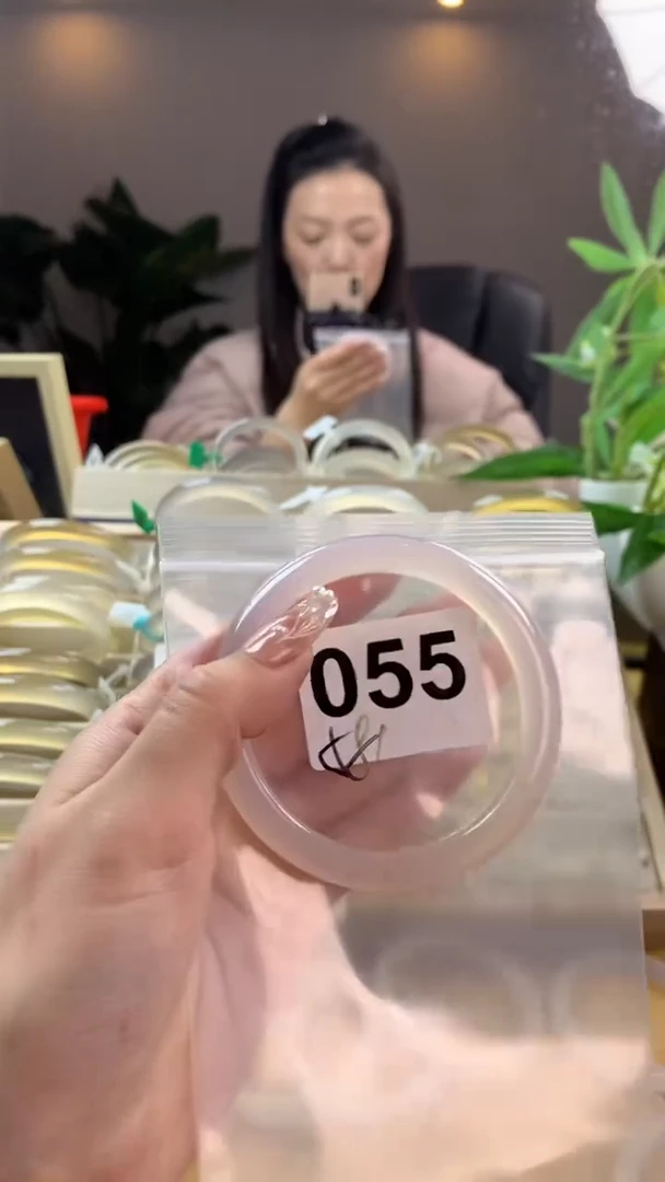 【闪购商品】玛瑙/玉髓手镯未镶嵌055