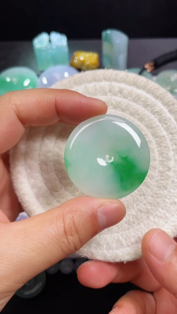 【闪购商品】翡翠颈饰未镶嵌平安扣