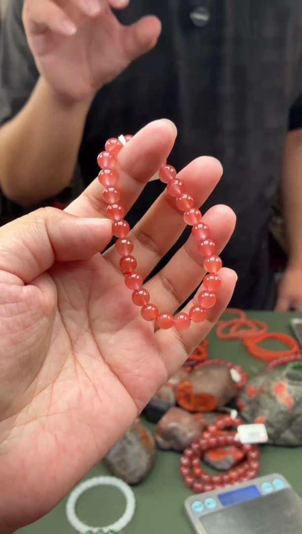 未镶嵌手串南红玛瑙单圈手串一条约7mm多样性发货