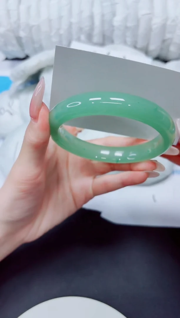 石英质玉手镯未镶嵌91/60.7