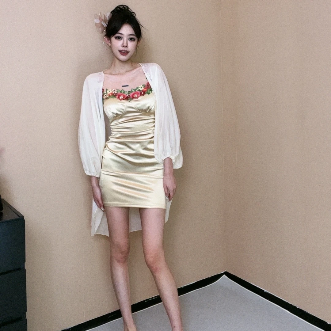 【帕纳海】御姐风浪漫复古绣花吊带短裙修身显瘦连衣裙XQ20017H