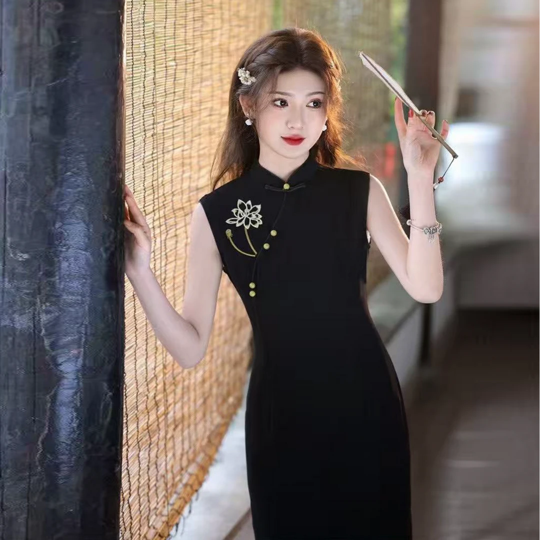 【景绣】2025年轻少女款黑色刺绣复古中国风旗袍修身显瘦日常连衣裙