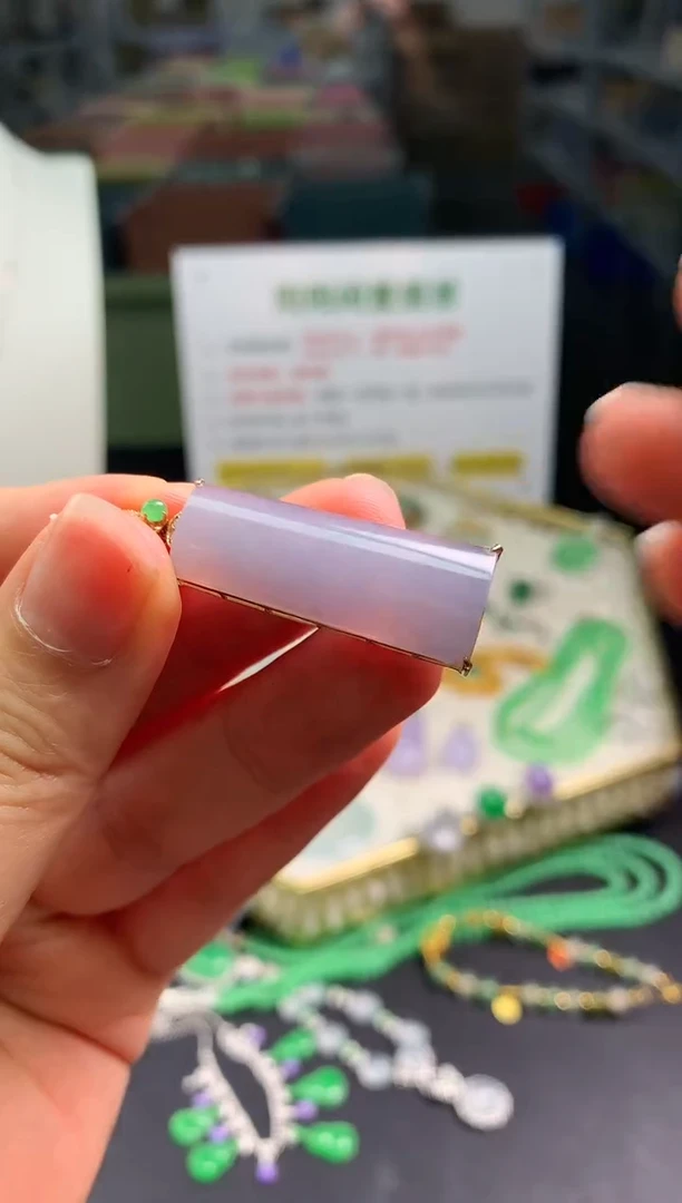 【闪购商品】翡翠吊坠(不含链)18K金镶嵌翡翠吊坠无事牌