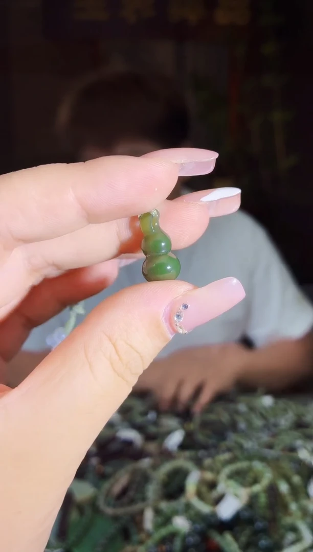 和田玉未镶嵌颈饰拍一发一