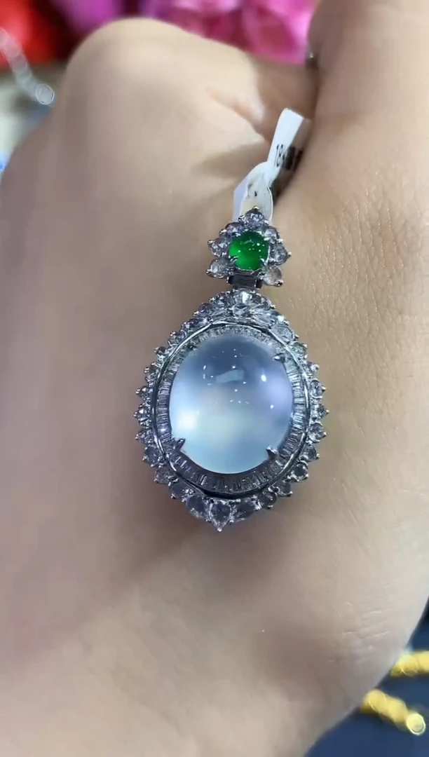 吊坠(不含链)18K金镶嵌翡翠B208