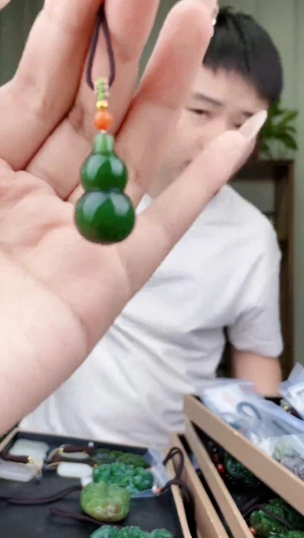 和田玉未镶嵌挂件拍一发一，多样性发货！