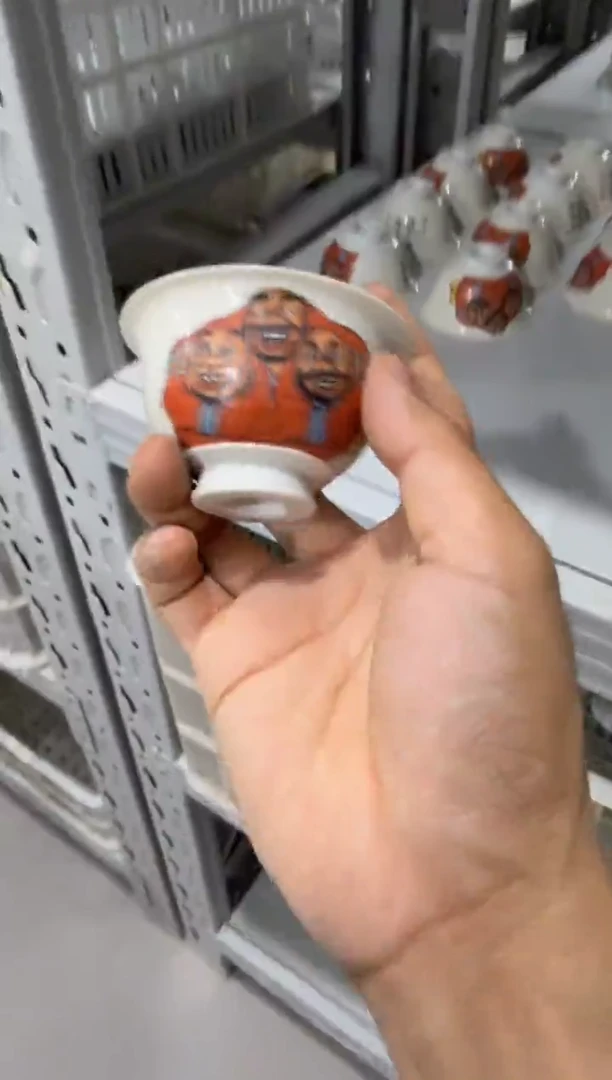 以笔为心，以瓷为纸。