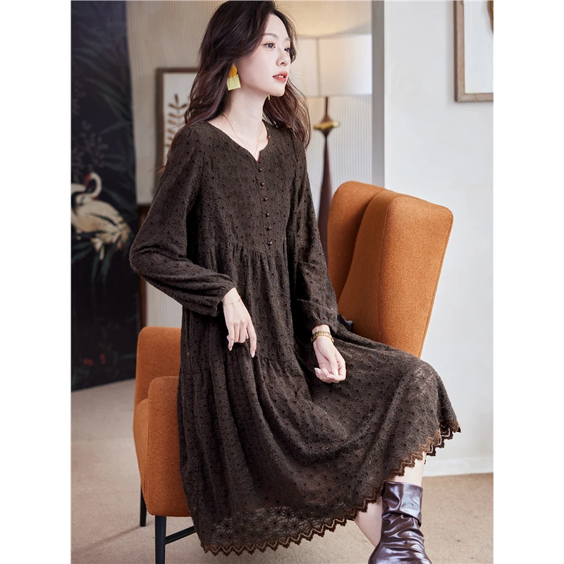 优雅气质蕾丝连衣裙女秋季2025新款复古时尚V领宽松大码显瘦a字裙