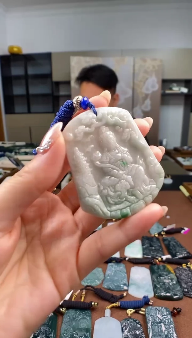 颈饰未镶嵌翡翠多样性发其一