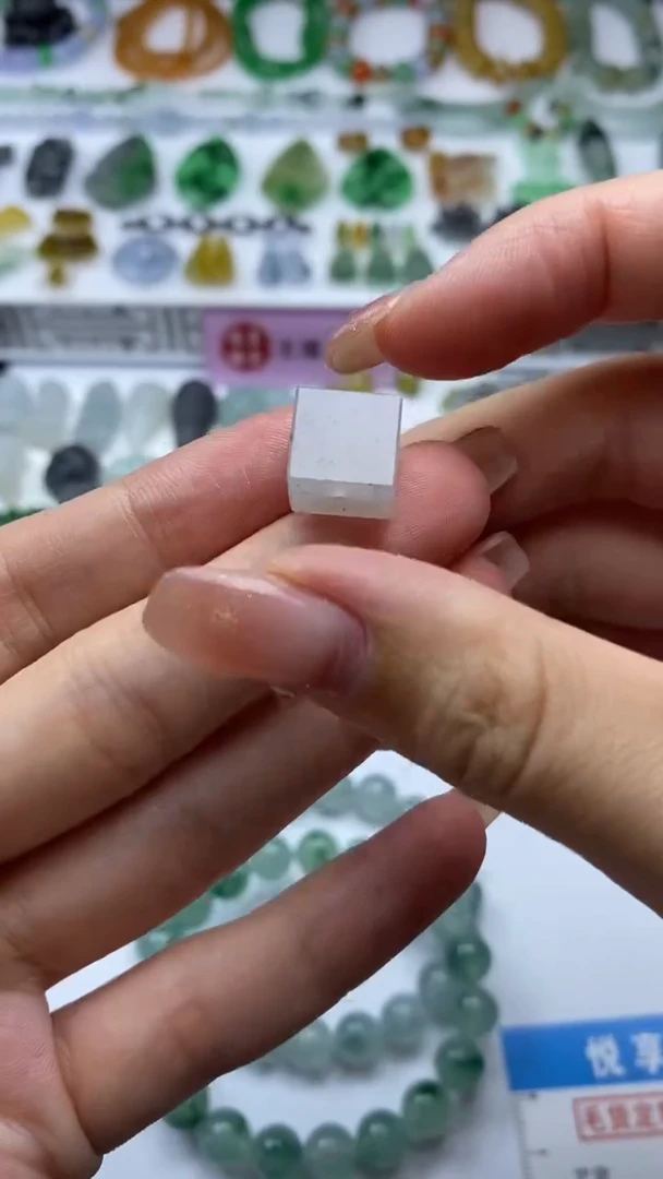 未镶嵌定制翡翠毛货定制不退不换
