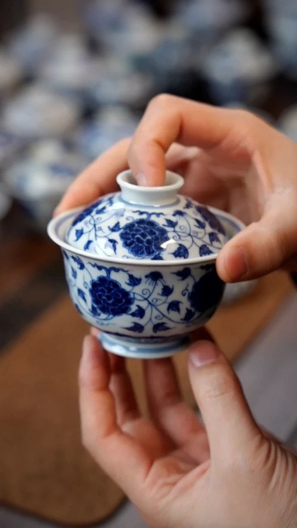 【闪购商品】130缠枝花卉盖碗11111111