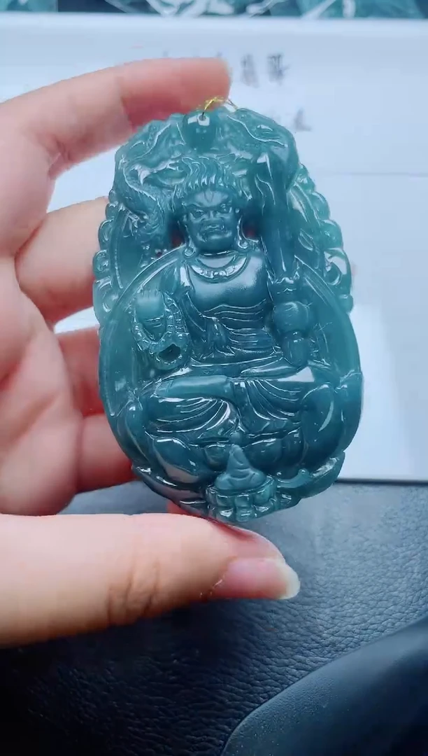 翡翠未镶嵌颈饰
