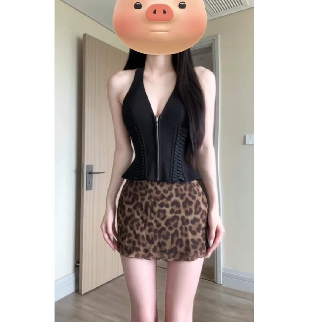 纯欲姐感辣妹性感设计感V领拉链上衣女豹纹短裙显瘦两件套装2025