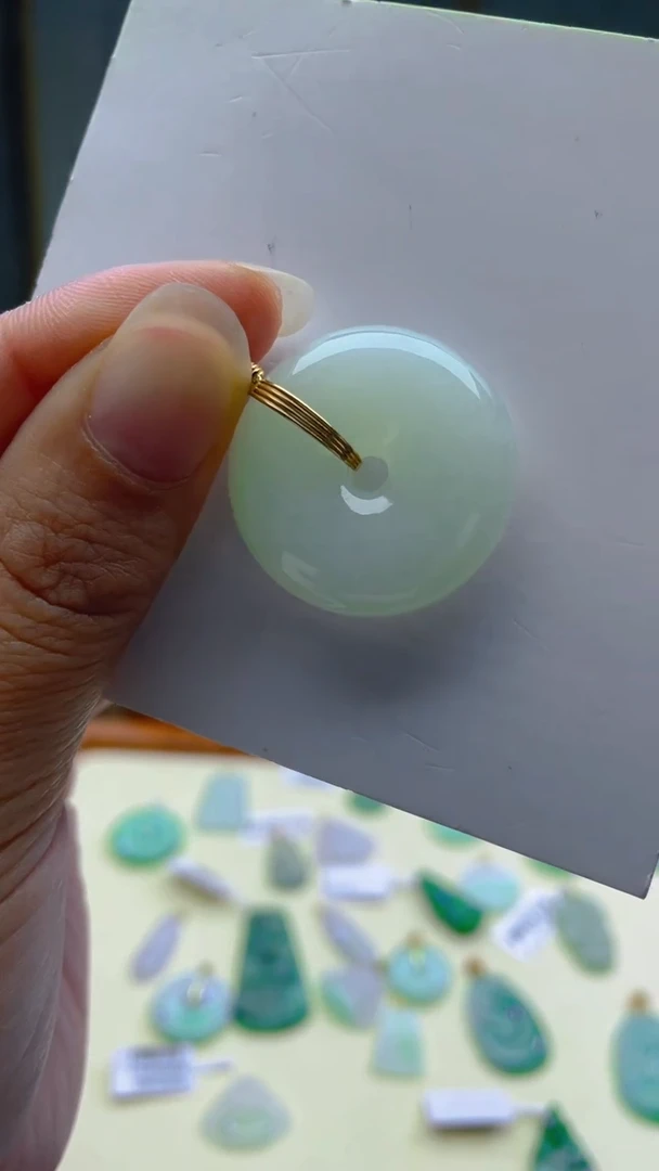 【闪购商品】翡翠颈饰18K金镶嵌缅甸A货翡翠