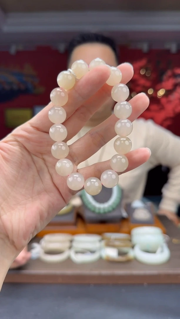 未镶嵌手串和田玉藕粉单圈手串