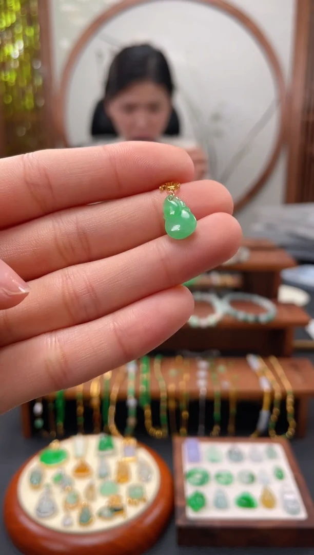【闪购商品】翡翠吊坠(不含链)18K金镶嵌一个  JK714