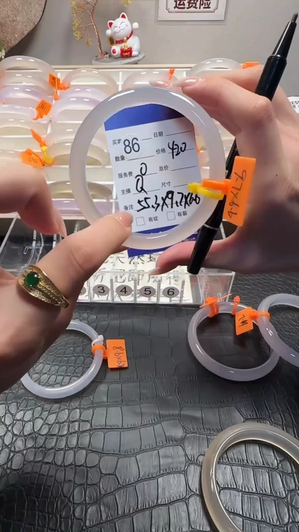 手镯玛瑙/玉髓未镶嵌天然玛瑙手镯，基地发货，一物一证，秒拍秒付