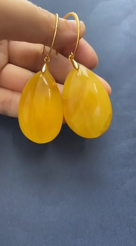 裸石琥珀未镶嵌耳坠