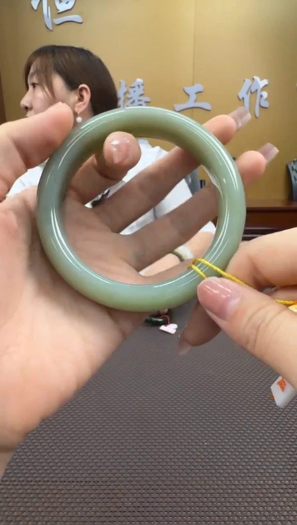 【闪购商品】和田玉手镯未镶嵌62