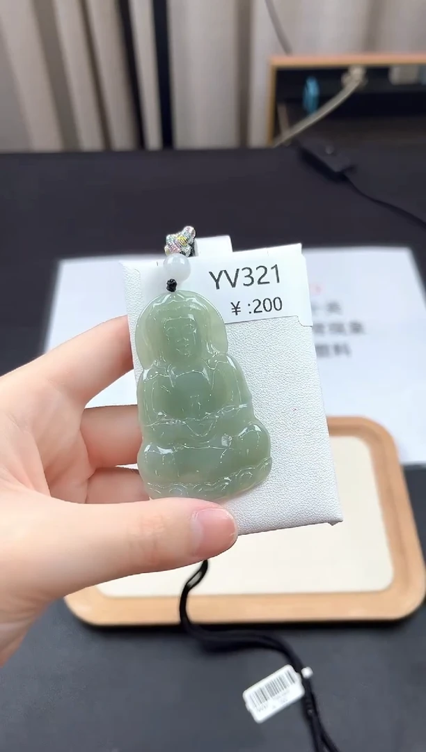 翡翠未镶嵌颈饰YV321冰绿大观音