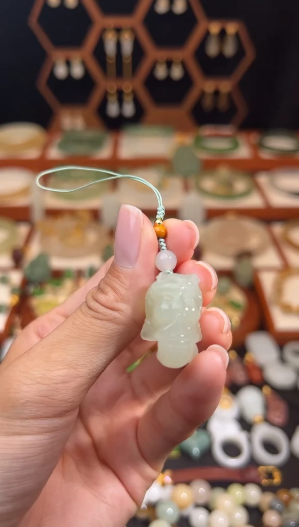 未镶嵌和田玉挂件放漏