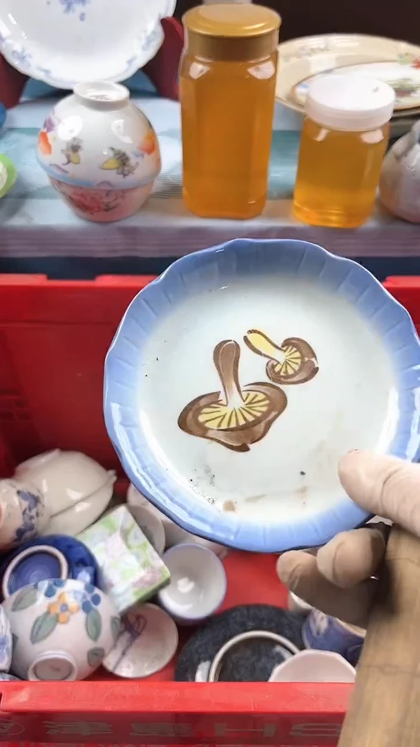 瓷片神****爱英歌瓷器满19.9包邮