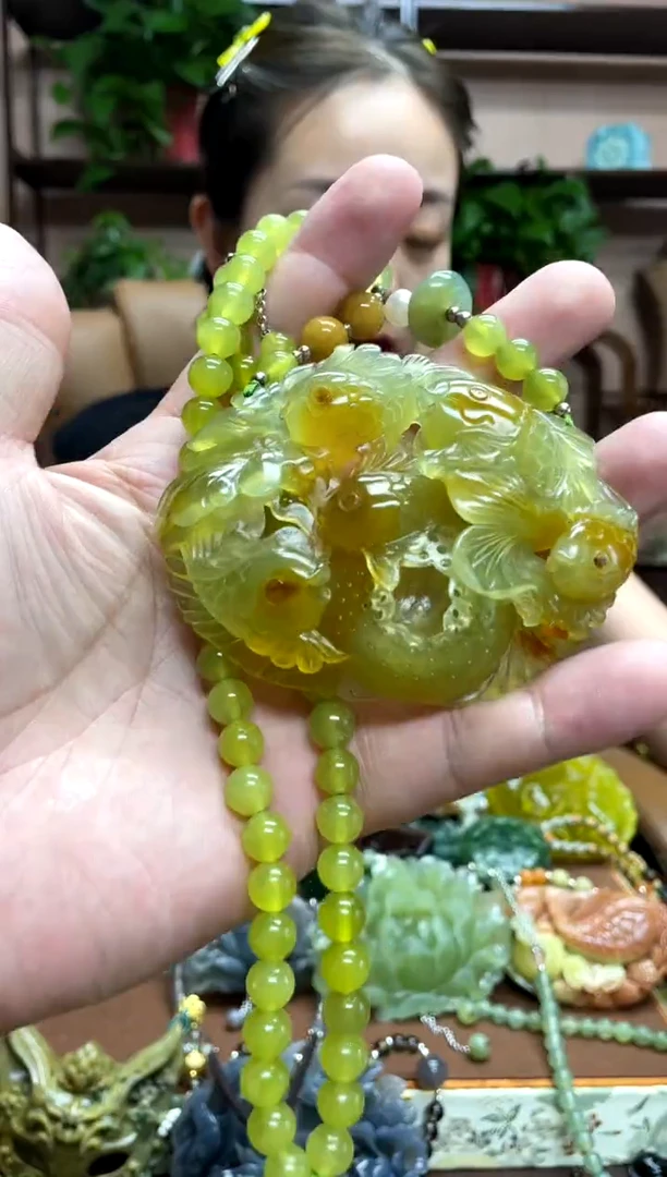 未镶嵌岫玉吊坠·