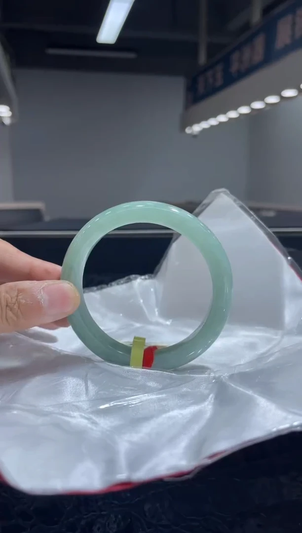 未镶嵌手镯翡翠4