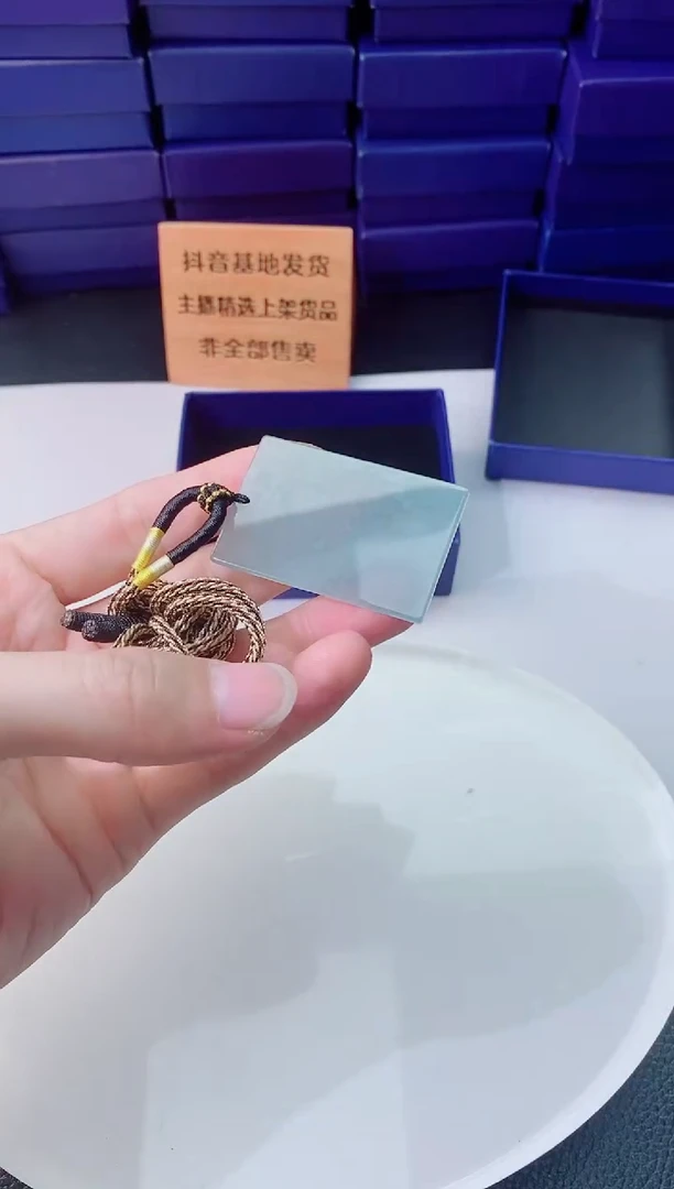 翡翠未镶嵌颈饰1111111111