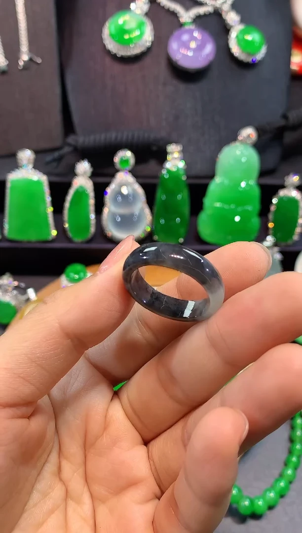 翡翠戒指未镶嵌戒圈