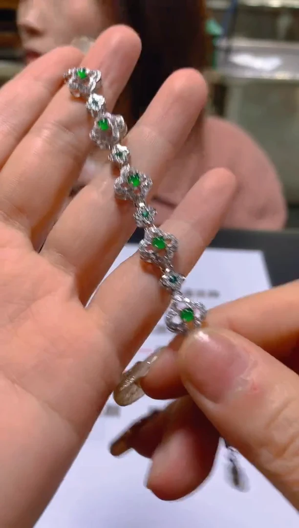 未镶嵌手链翡翠多样性发一