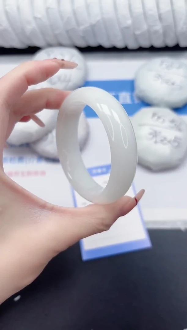 未镶嵌手镯石英质玉13-57.6BYGKT