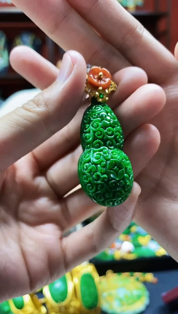 颈饰未镶嵌翡翠吊坠